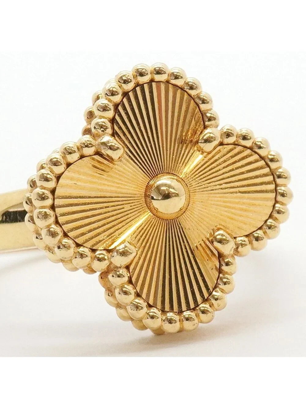 Van Cleef & Arpels Ring Vintage Alhambra Guilloche 18K Yellow Gold